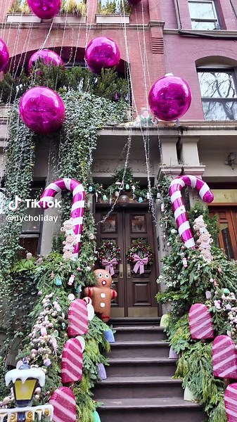 #upperwestside #christmas #nyc #west82 #nycholiday @simonwallacedesign | Upper West Side NYC