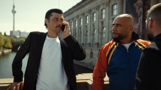 Der Cast von Asbest: Daher kennst Du die Darsteller:innen