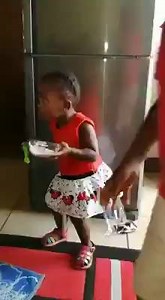 😂😂😂 She had to put her plate DOWN 💃🏿 Visit afropunk.com for more fun | AFROPUNK