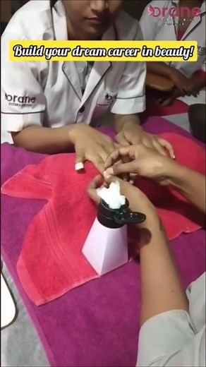 Professional Beautician Training | Step-by-Step Classes for Beginners | Enroll Now.