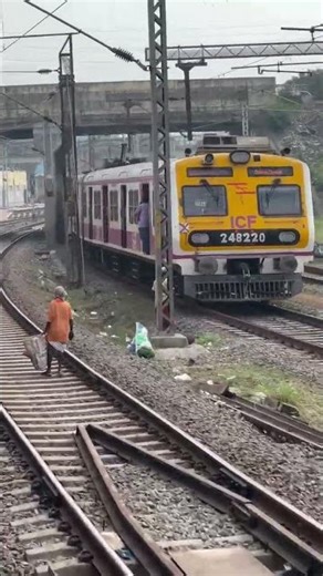 Mumbai local view Indian Railway#vlogging #youtubeshorts #shortvideo #train #railvlogger #railway
