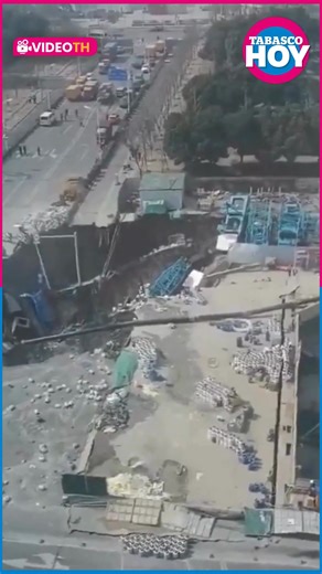 #CirculaEnRedes📲 | 🚨 Enorme socavón se abre en el Metro de Shanghái Un impresionante socavón se formó en la línea Jiamin del Metro de #shanghái, #China 🇨🇳, causando movilización inmediata. tabascohoy.com | Tabasco HOY