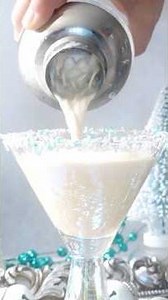 💟Sugar Cookie Martini, So Sweet! #christmas #cocktails #cookies #martinis #cookies #sweet