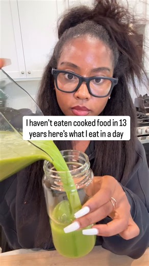 Ashley Renee Chong on Instagram: "🍋Hydrate with coconut water or lemon water 🍏A fruit juice or green juice 🍉Mono meals of in season fruit throughout the day 🥒Late lunches are usually a raw veggie salad or raw wrap 🥬Dinners are almost always a large nutrient dense salad with a tahini based dressing I eat the foods nature made perfect. That’s the whole secret.🥬🍉💕"