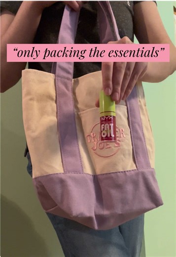 I mean lipgloss, hand sanitizer and little touch up makeup. What else do you need? (maybe the keys) @COVERGIRL Bronzer Dupe Score: 88 @NatureWell Dreamy Body Cream Dupe Score:78 @NYX Professional Makeup Fat Oil Lip Drip Dupe Score:91 #girlbag #bagessentials #bagcheck #makeupessentials #girlessentials Hand Sanitizer Dupe Score: