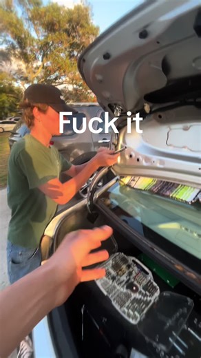 Thanks @Anthony Weisz for the unpaid labor | floppy trunk