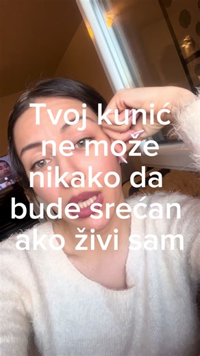 Moje mišljenje o tome da li kunić može biti srećan kao „single rabbit“ .🐇 Izvinite što video traje 4 minuta – čak sam ga skratila, jer bih mogla još mnogo da pričam! 🙈 Važno mi je da naglasim: ja sam uvek za to da se kunići uzimaju u paru, posebno ako su od malena bondovani. Ali evo mog mišljenja – verujem da i jedan kunić može imati ispunjen život ako dobija dovoljno ljubavi, pažnje, interakcije i bondinga sa svojim čovekom. ❤️ Bitno je dobro istražiti i informisati se o načinu života kunića 