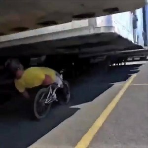 get low cc: Dillon Francis // DJ SNAKE | Run The Trap