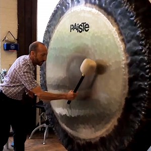 This giant gong makes some incredible sounds 🤯 | UNILAD Sound