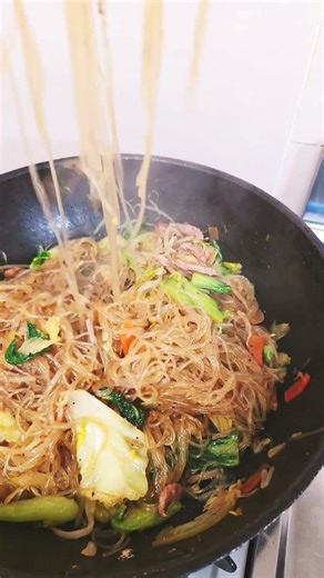 Pansit sotanghon #food #shortsvideo #dinner #viral #cooking #shortsviral #trending