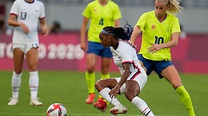 US women's soccer team wraps up game vs. Sweden in Olympics opener | Result