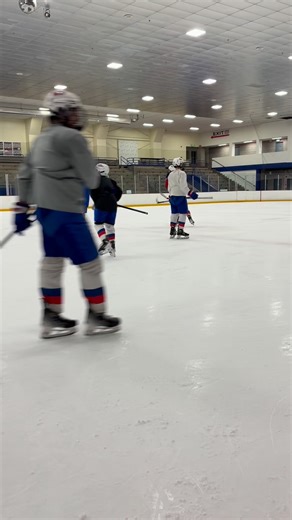 18 reactions | This week’s Mic’d Mets Monday features Evan putting in the reps at practice. #mets #hockeyfamily #hockey #metshockey | Seattle Junior Hockey Association | Facebook