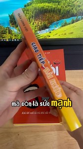 737K views · 21K reactions | Trong giao tiếp, sự dí dỏm đúng lúc giống như muối trong món ăn. Chỉ cần một chút là đủ khiến câu chuyện "ngon lành" hơn hẳn!  Xem ngay bộ sách tại: https://www.trituebook.online/giaotiepeqcao “Một nụ cười là liều thuốc tốt, nhưng một câu nói tinh tế còn là nghệ thuật chữa lành" | Sách Tâm Thức | Facebook