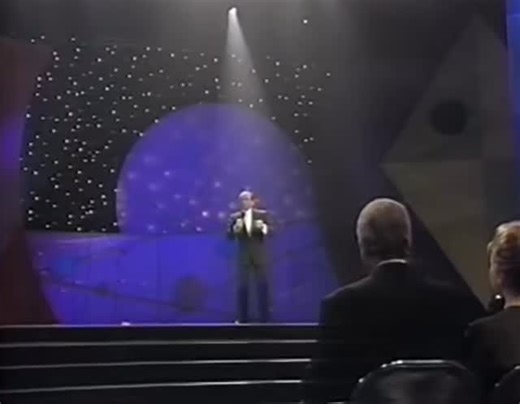 LizaFan on Instagram: "Paula Anka, Liza Minnelli, Celia Cruz, and more, at the Concert of the Americas, 1994. Sponsored by the Kennedy Center; various dignitaries in attendance, incl. the Clintons. Liza vaguely attempts to crush Hillary at the end 🥀♥️ Inspired by the ultimate poaster, Paul Anka’s teeny bopper admin. #lizaminnelli #paulanka #musiclegend #freedom #vintagemusic"