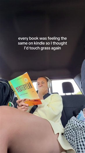 a hard cover is taking me back to the old days 😮‍💨 #kindle #booktok #yesteryear