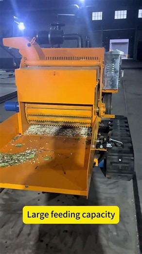 🔥 Tracked Wood Chipper Machine | Powerful Branch Crusher for All Terrain#tracked wood chipper