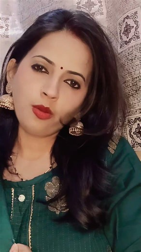 ￼Kisi din banungi me raja ki rani👑 #roshninandi #bollywood #hindisong #shorts #youtube #love