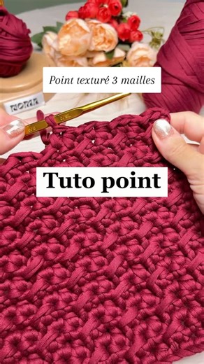 Noma Crochet France on Instagram: "Un joli point texturé facile à faire 🥰. Séquence de 3 mailles : maille serrée, maille coulée et demi-bride. On commence toujours le rang par une maille serrée et on le termine par une maille serrée. Ce point peut être travaillé en rond ou en aller-retour, cela ne change pas le motif ni le relief. ➤ Matériel : la laine utilisée est en lien dans la Bio. #crochet #crochetfrance #pointcrochet #crocheter #tutorielcrochet #astucecrochet"