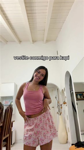 Vestido negro perfecto para salir a bailar