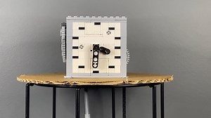 Making A LEGO Pendulum Clock by puzzlego https://bit.ly/2L2hBoS | Beyond the Brick