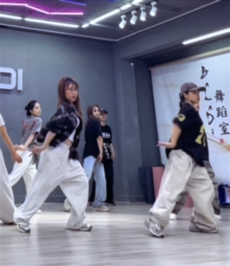 Learn Dance Moves to 'Faded' with Co Phuong