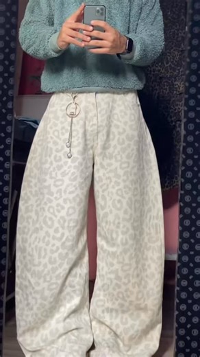 Talens Chan Thrift Ph on Instagram: "Y2K RARE LEOPARD DESIGN BARREL PANTS 🙈🔥 #talenschan #baggy #ootdfashion #streetwear #pants"