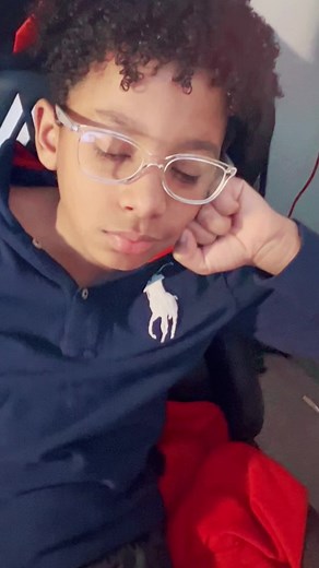 kid poops in his pants n sits besides him on the bus always 😞 ##concernedmother #afticanparents