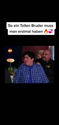 Drake and Josh Kiss Scene - Nickelodeon Series