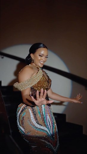 This dress is a whole moodboard! Warning: May cause spontaneous twirling and compliments. Muse: @curvy_gee Dress: @anna____collections Makeup: @lecy_glamour Hairstyle: @khumshairstyle Accessories: @coco_wedding_accessories Photographer: @kenlaw_photography Videographer: @son_digital multicolordress #vibrantdress #twirlingqueen #complimentmagnet #funfashion #playfulstyle #Masterpiece | Anna collections