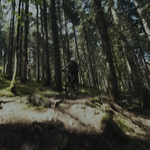 Mehr Flow, mehr Höhenmeter. Das File Plus ist für Rider gebaut, die Leichtigkeit, Kontrolle und echten Flow suchen – mit dezenter E-Power, cleanem Design und flüsterleiser Performance für anspruchsvolle Trails. | ROSE Bikes