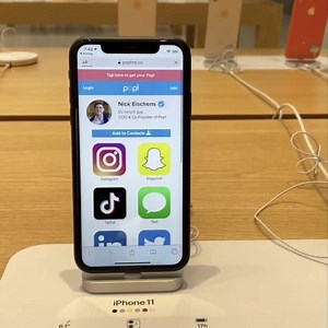 1M views · 27 reactions | In business, it only takes 5 seconds to...