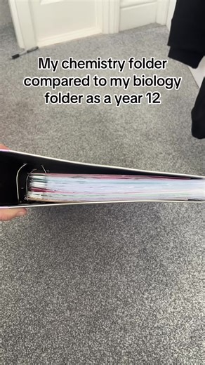 Comparing Biology and Chemistry Folders in Year 12