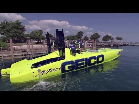 On the Edge: High-Speed Boat Racing
