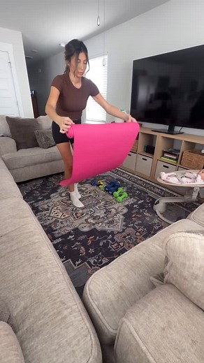 3K views · 83 reactions | Starting with Ladder has made it so much easier to find time for myself as a mom.  The workouts fit perfectly into my day — no gym, no pressure, just movement that makes me feel good again. If you’ve been struggling to find a routine that works, download the app and try it for yourself! • • #momlife #fitmom #ladderapp #wellnessjourney #strongmoms #mombalance | Annmarie Fronduto | Facebook