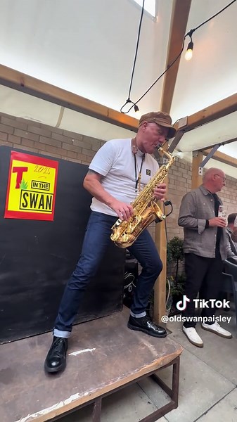 Mon the swan 🤘 #F #t #fyi #fyp #tre