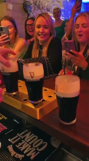 One week of 25 - The Ultimate Collection & what a wonderful way to celebrate in Toners pub in Dublin