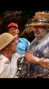 Banana Joe verteidigt seine Insel mit Bud Spencer-Power, als ein Ingenieur dort eine Bananenfabrik bauen will! 🍌😂#BananaJoe #BudSpencer #Lustig | BudTerence.de