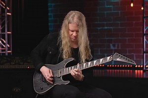 ARCH ENEMY's JEFF LOOMIS Partners With JACKSON For New Signature Guitar