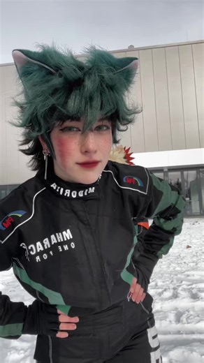 Guys, do you like racing cosplay as much as I do? 😭😭 Please don’t look at how big I am… It was cold and I had to dress warmly 🥲🥹 💥 @_kir_ #mha #bnha #bkdk #bakugou #deku