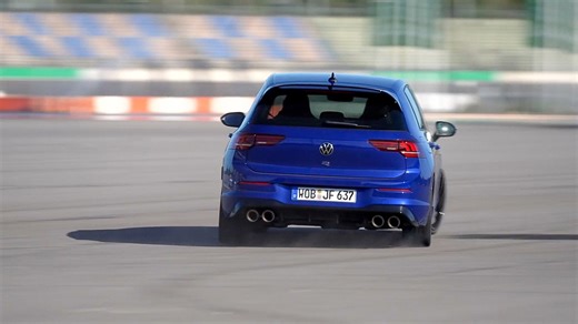 Volkswagen Golf R (2025) Handling Parcours