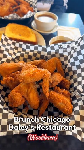 Anyways…if you need some soul-stirring vittles, you gotta’ hit up Daley’s tomorrow for your Sunday meal. . Some of the best fried chicken, fish and sides in Chicago. . It’s not Black-Owned, but WE BE IN THERE! ✊🏽 . We make up MOST of the staff and patronage. It’s a place where we commune, have a jolly good time and fill up on some glorious comfort food. . 😋😋 . #blackfoodies #chicagofoodie #chicagofoodies #chicagofood #chicago #thingstodochicago #blackfoodblogger #chicagorestaurants #foodchica
