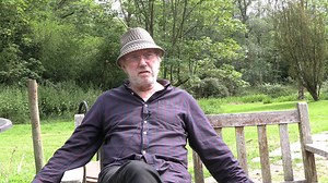 4.5K views · 138 reactions | Dave talks about the original promo video for "Aint No Pleasing You" - which has been re-mastered and upscaled, and premieres on the new Chas & Dave video archive at 3pm today. Tune it at 3 today. https://www.youtube.com/watch?v=-_eiAlo9N68 | Chas & Dave (official) | Facebook
