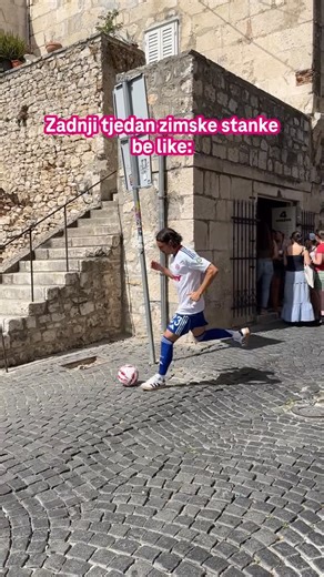 Hrvatski Telekom on Instagram: "Gledaj najbolji sportski sadržaj samo na MAXtv-u. 🤝⚽️ #hrvatskitelekom #connectingyourworld"
