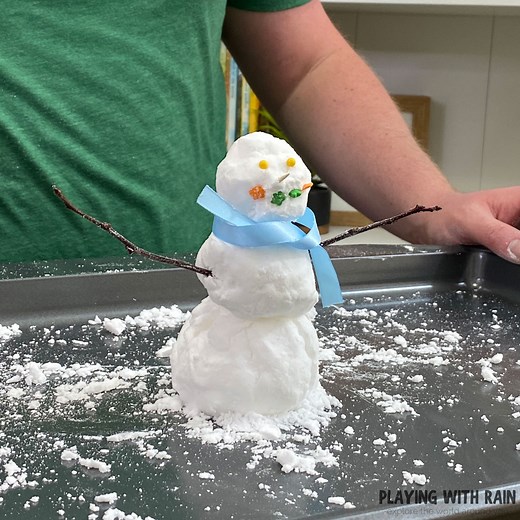 How to Make Snow With Baking Soda