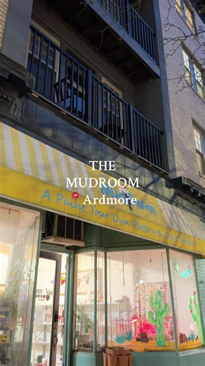 The Mud Room in Ardmore = pottery painting, wheel throwing, glass fusion, mosaics… aka the perfect low-stress, high-fun plan. Perfect for a day date, girls night out, birthday party or you can even take classes. Save this for the next time you're looking for a fun activity on the Main Line🎨✨