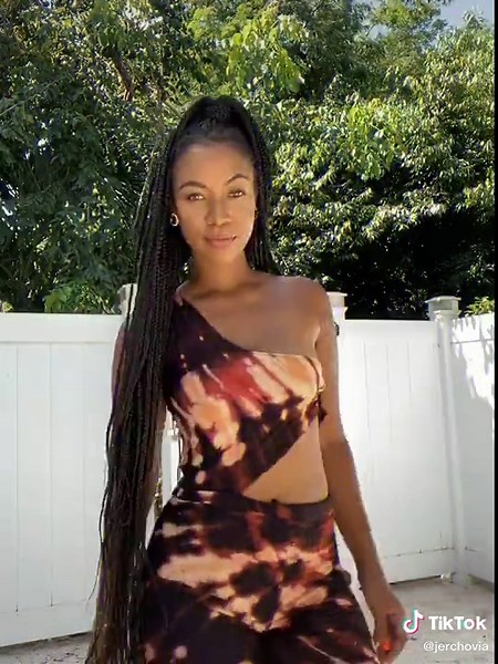 Summer tie dye sewing project 🤍🖤 #sewingtutorial #diyfashion #fashion #summertrends