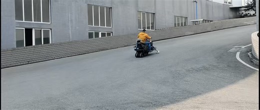 The first two-stroke 300cc snowmobile made in China | Chen Pengfei