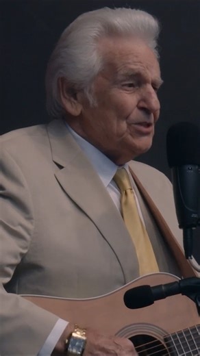 The Del McCoury Band performing Nashville Cats at DelFest 2025 🪕 Full song on YouTube! | DelFest