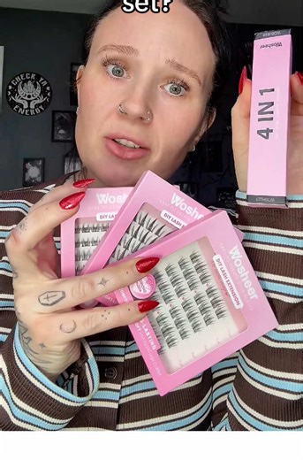 DIY Anime Lash Clusters for a Manga Look