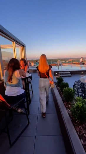 When in Knoxville, look 🆙!! Along with these rooftop bars, we also have speakeasies and themed-bars…so hop on over to the comments to find your spot! | Visit Knoxville
